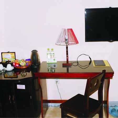 Hong Phuc Hotel Куи Нхон Екстериор снимка